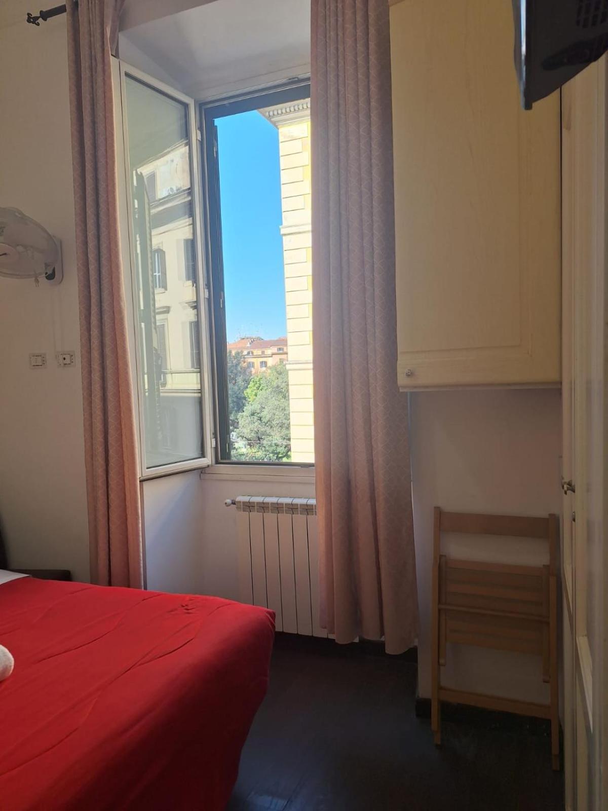 Casa Fanti 57 Hostel โรม ภายนอก รูปภาพ
